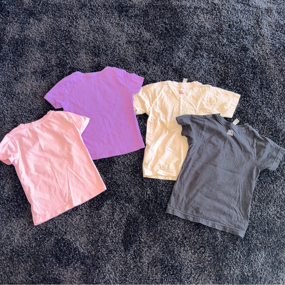 Toddler Girls Graphic Tee bundle - Size XS - Picture 2 of 8